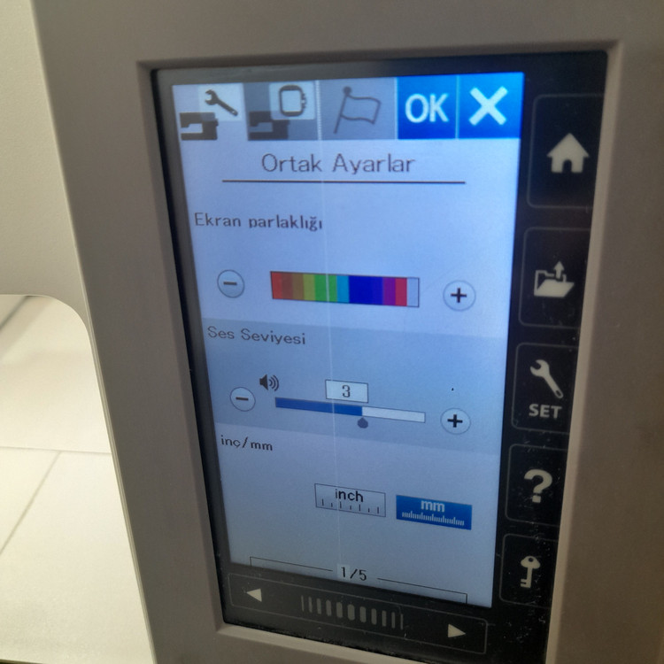 چرخ گلدوزی ژانومه ۵۵٠ با ١٠٠٠ ساعت کارکرد