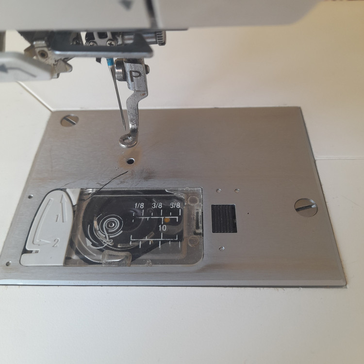 چرخ گلدوزی ژانومه ۵۵٠ با ١٠٠٠ ساعت کارکرد