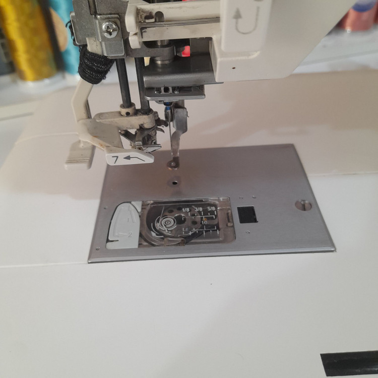 تصویر محصول چرخ گلدوزی ژانومه Memory Craft 550E برای خرید آنلاین