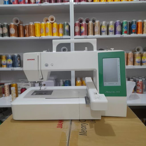 چرخ گلدوزی ژانومه مدل 450E نوار سبز کارکرده با 1291 ساعت کارکرد