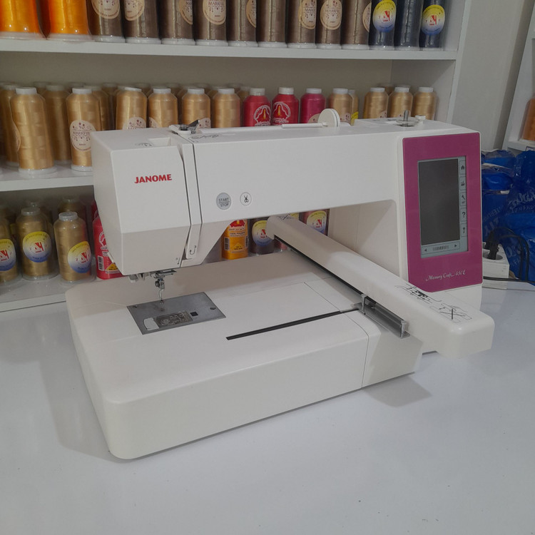 نمای ظاهری چرخ گلدوزی Janome 450E سری Pink