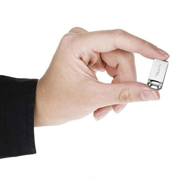 فلش مموری وریتی مدل V-819 ظرفیت 16 گیگابایت بند انگشتی با بدنه فلزی، رابط USB 2.0 و سرعت انتقال 30 مگابایت بر ثانیه، سازگار با کامپیوتر، لپتاپ، موبایل، تبلت و تلویزیون