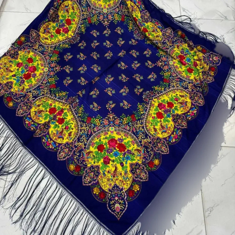 روسری ترکمنی پشمی اصل روسیه ریشه ابریشم قواره 148 در 148 برند پاولو پوساد مدل پاییزی و زمستانی