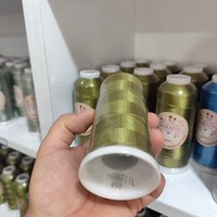 نخ گلدوزی پلی استر مارکفیل کد 450، رنگ زیتونی طلایی، قرقره 5000 یارد